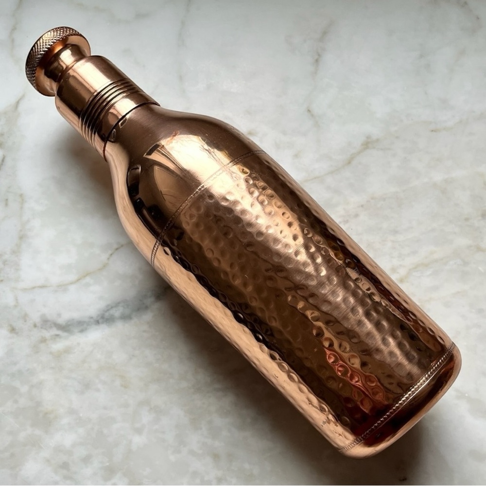 Pure Copper Large Caraffe Pebble Finish Bottle with Natural Cotton Carry Bag